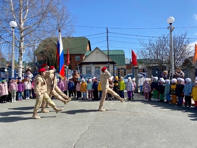 Смотр песни и строя