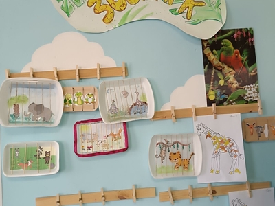 Выставка в фойе группы