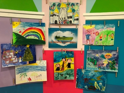 В рамках плана мероприятий города Ханты-Мансийска, посвященных Международному дню инвалида, в детском саду прошла выставка творческих работ «Я люблю этот мир!»