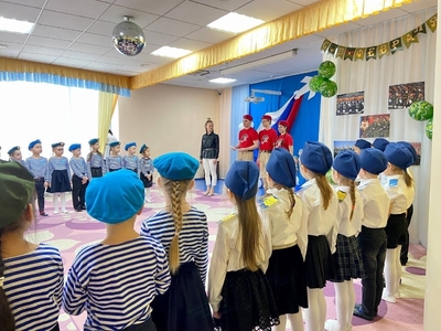 Смотр песни и строя