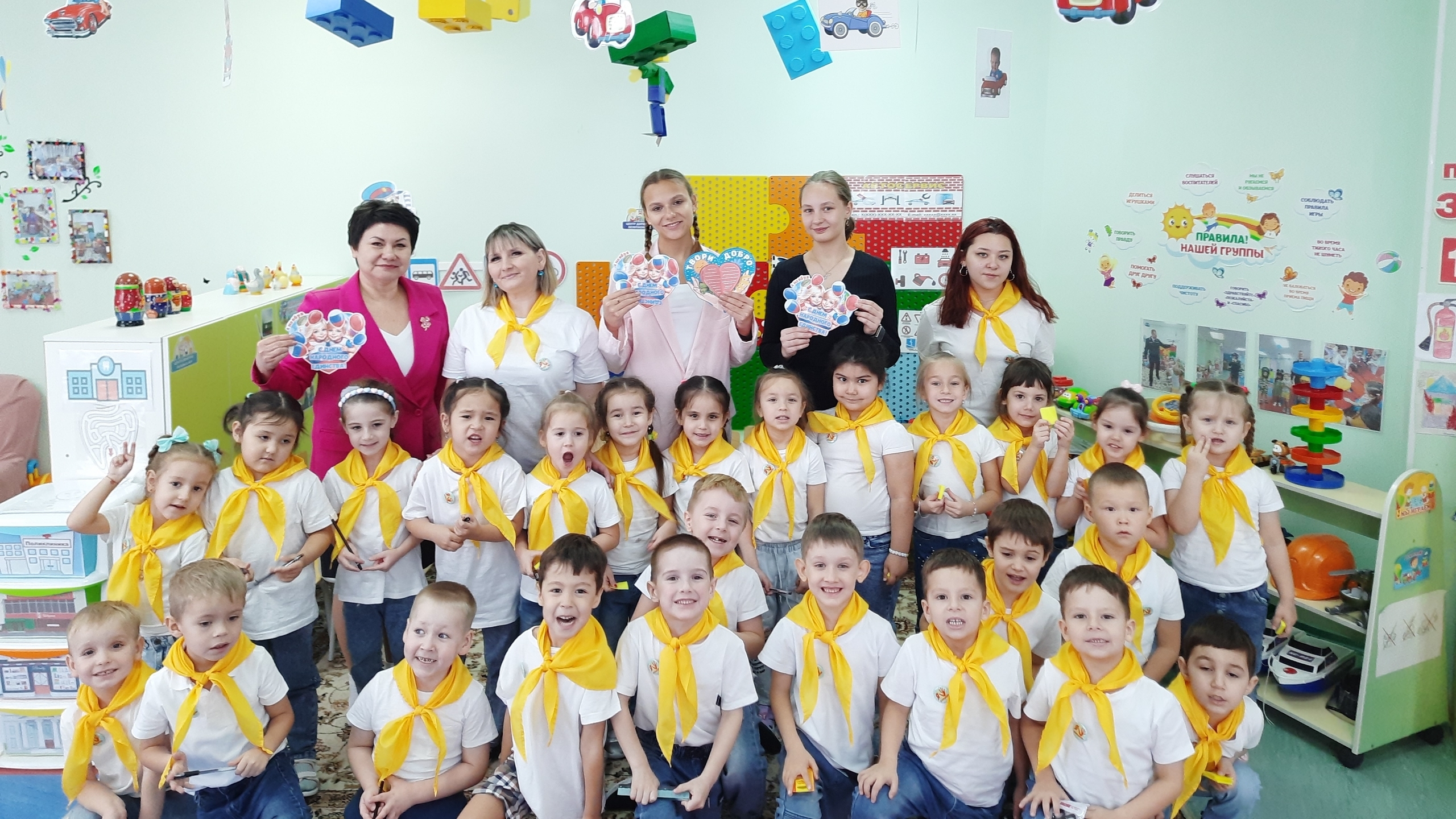 Школьное волонтерское движение в гостях у отряда волонтеров ДОУ